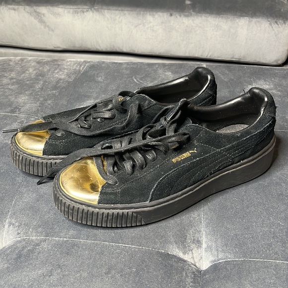 Puma Black & Gold Tennis Shoes - Picture 2 of 3